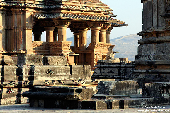 Nagda (2007)